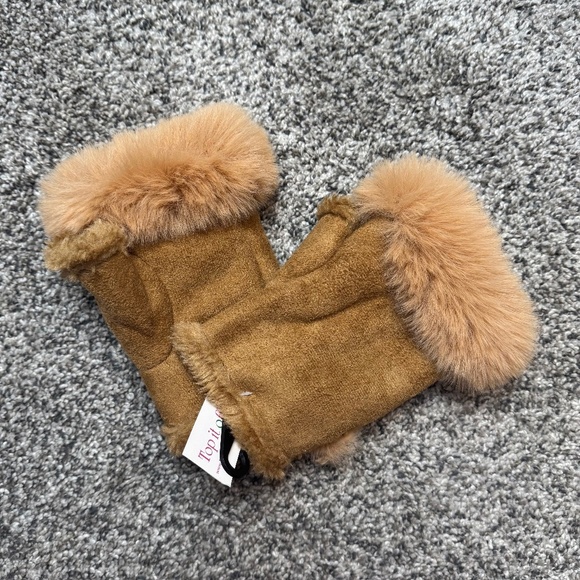 NWT Hand Warmers / Gloves - Picture 1 of 10